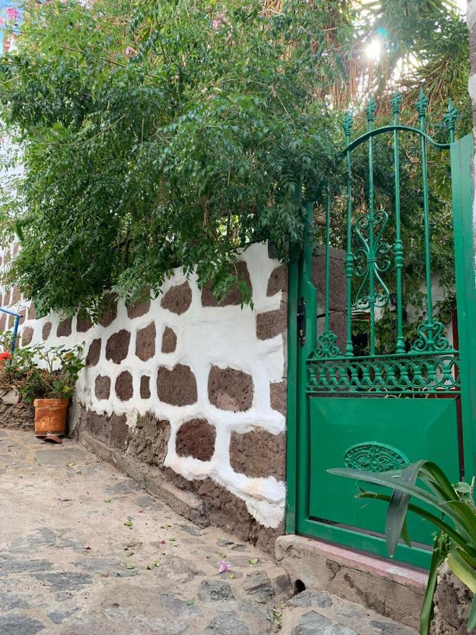 Ecoartejeda Cave House Guest House ภายนอก รูปภาพ